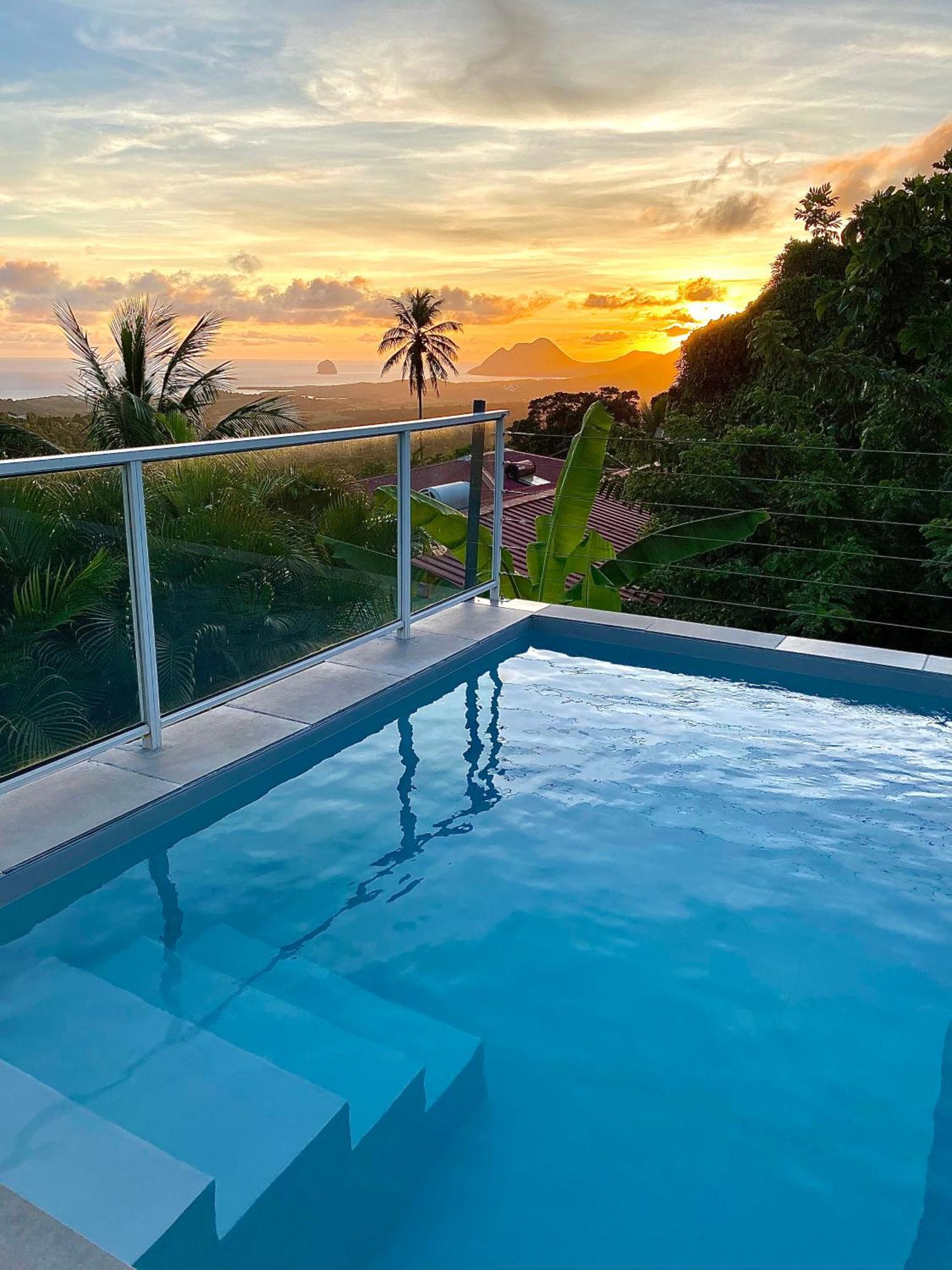 LES VILLAS PAMEYAQUE 2 F2 et 1 F3 de 140m2 avec piscines et vue imprenable sur la mer Riviere-Salee Extérieur photo